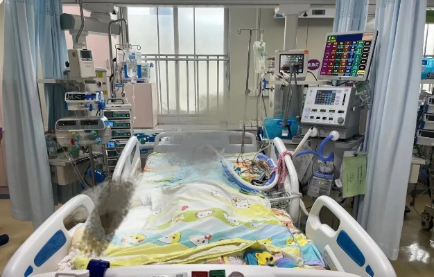 13岁少年因过量甜品摄入导致呼吸衰竭,紧急送入PICU的警示 13岁少年因过量甜品摄入导致呼吸衰竭,紧急送入PICU的警示
